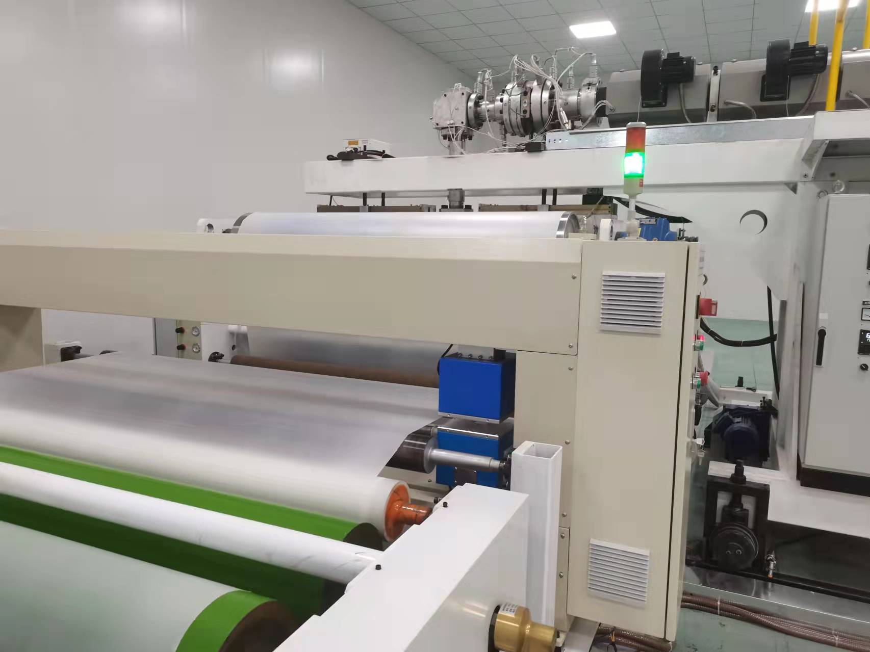 Fully automatic high-speed roller lamination machine/protective film machine supplier processing interruption point inspection sheet coating lamination production line